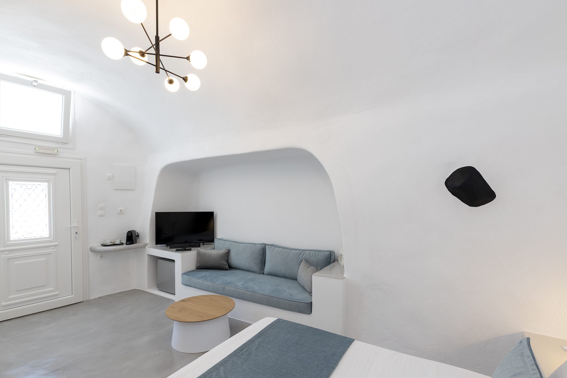 Superior Double Room with Jaccuzi-EvasHouse-Fira-Santorini