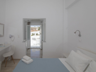 Rooms_EvasHouse_Fira_Santorini