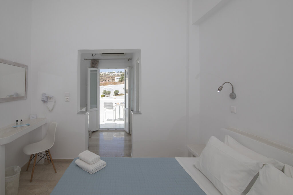 Rooms_EvasHouse_Fira_Santorini