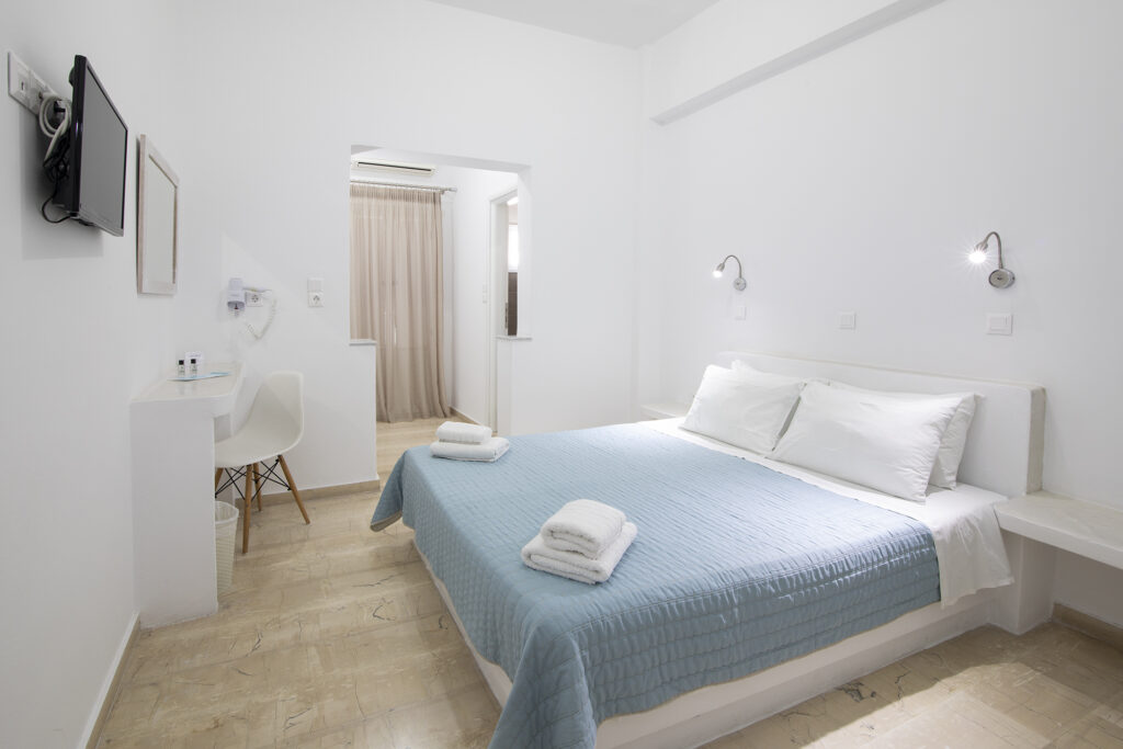 Rooms_EvasHouse_Fira_Santorini